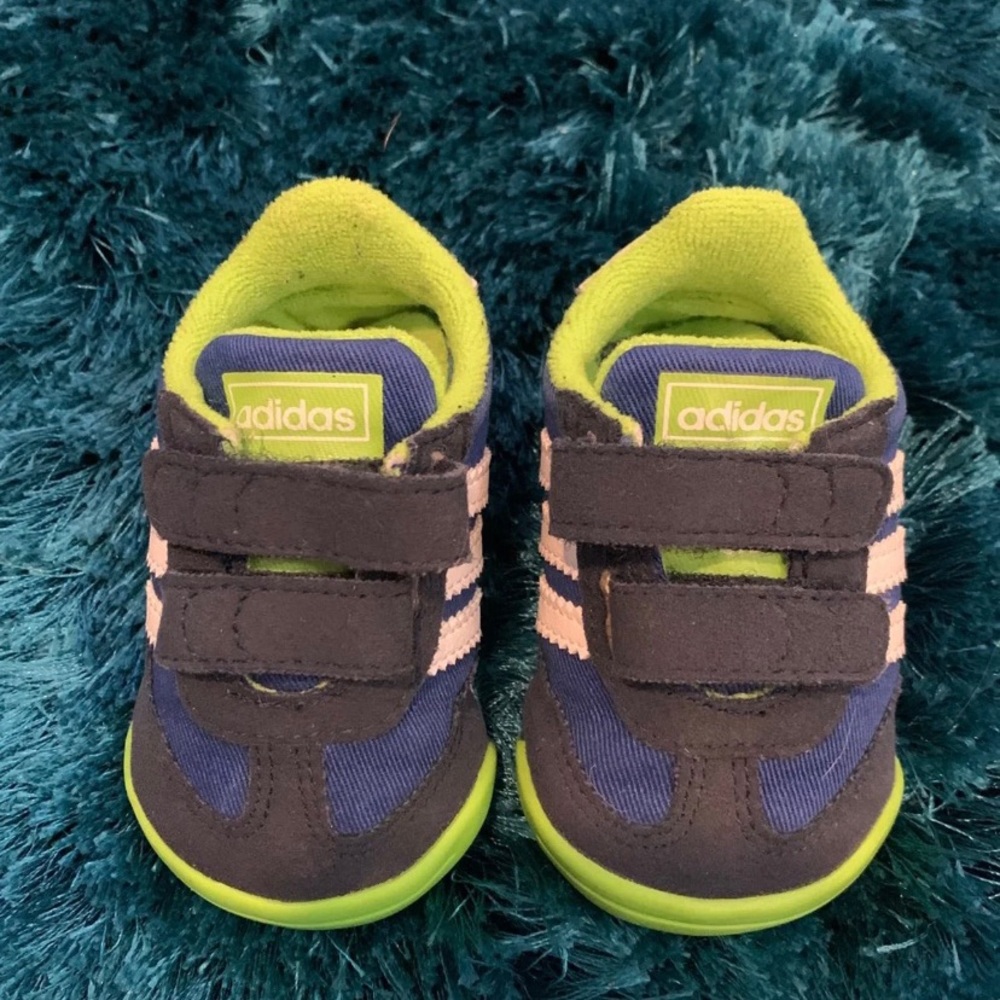Adidas crib shoes size 2